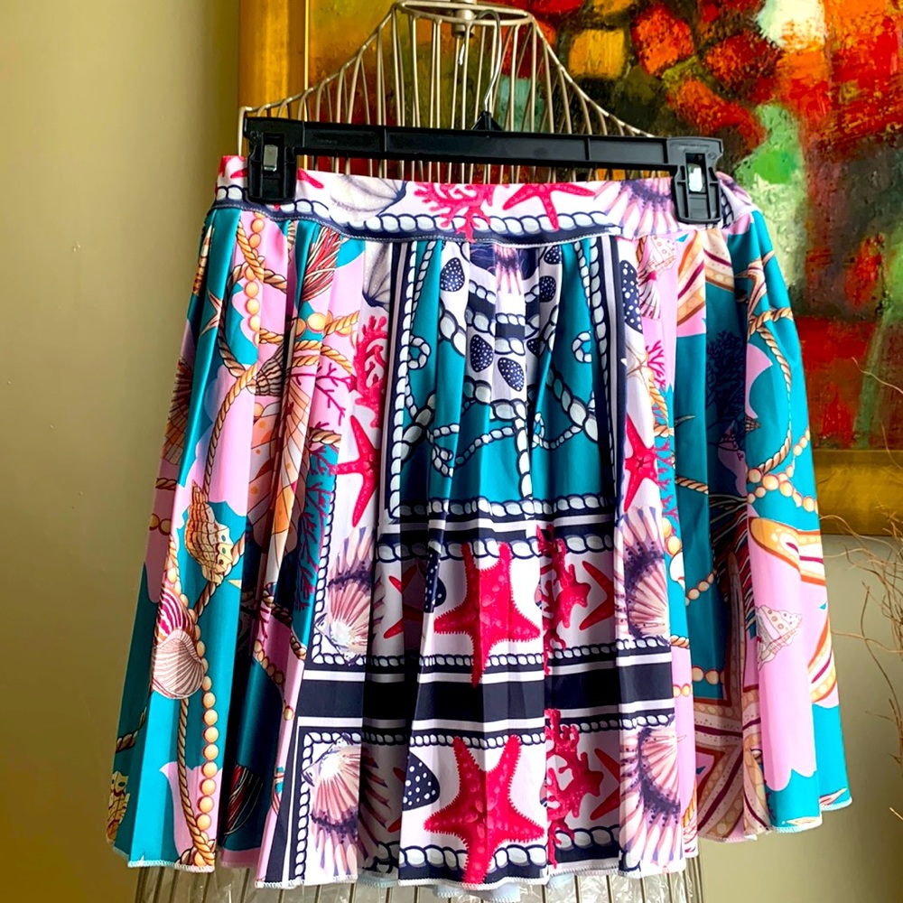Pleated mini skirt